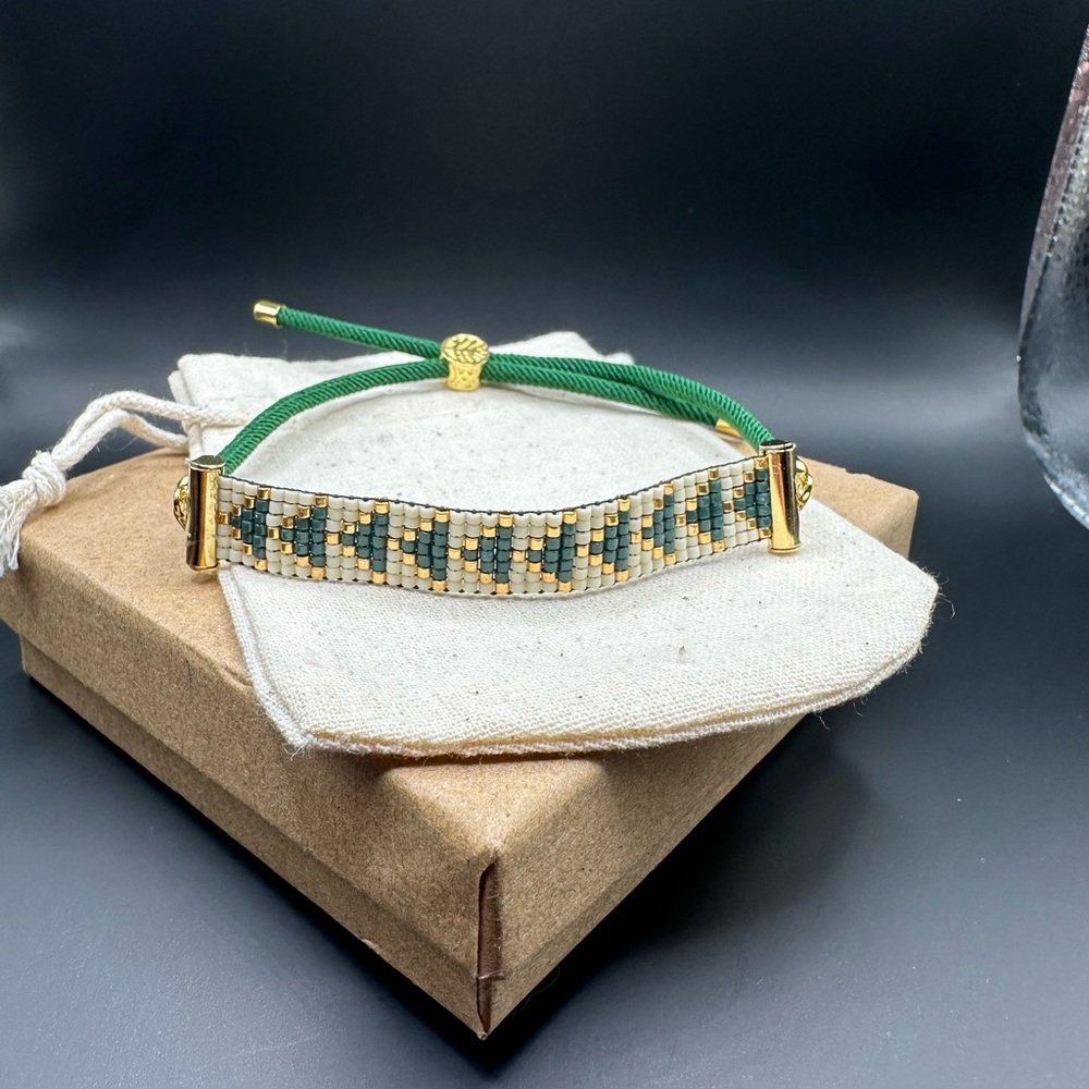 Handmade Beaded Bracelet - Picture 7 of 7
